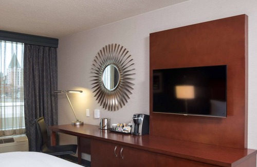 Seward Place Hotel | DoubleTree by Hilton Schenectady Downtown