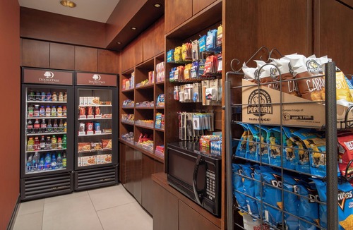 Dulles Town Center Hotel | DoubleTree by Hilton Sterling - Dulles Airport