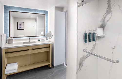 South Bend Hotel | Doubletree Hotel South Bend