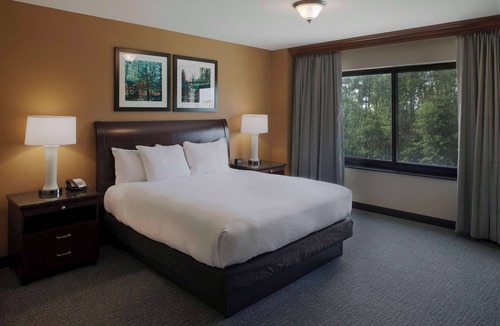 Bentonville Hotel | DoubleTree Suites by Hilton Bentonville