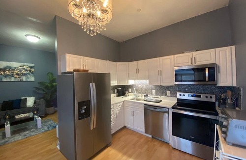 Brockton Condo | Downtown Condo with iMac work station