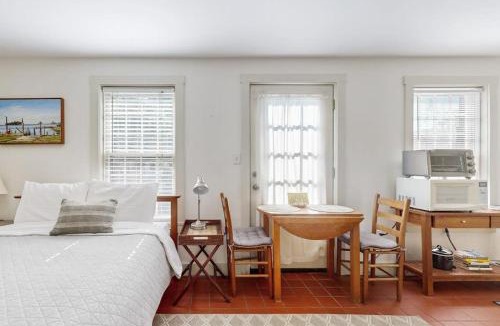 Wiscasset House | Downtown, ground floor studio near the ocean w/patio, outdoor dining area & more