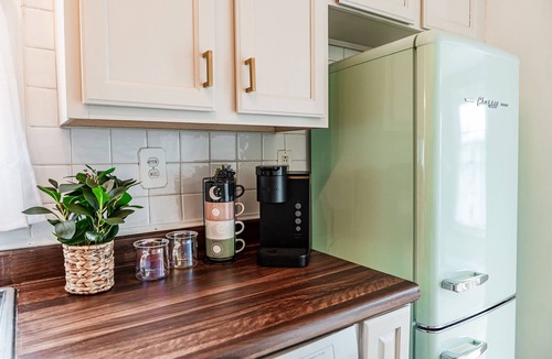 Morgantown Cottage | Downtown Hillside Cottage