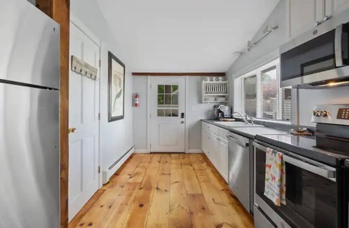 Newburyport House | Downtown Newburyport, Patio, Rail Trail, Dogs ok