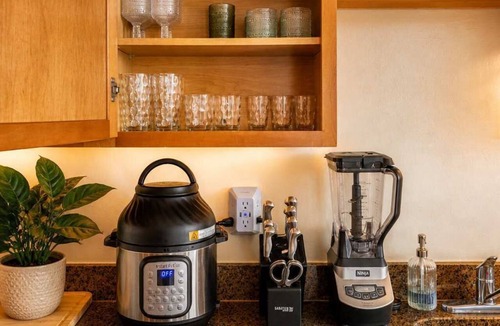 Downtown Condo | Downtown Silver Spring 2BR LuxePad, Walk to DC Metro, Gym