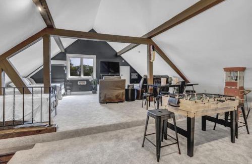 Wolfeboro House | Downtown Wolfeboro Luxe, Walk to Shops & Docks