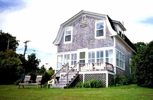 Belfast House | Dreamlea is an oceanfront 3-bedroom house in Belfast, Maine