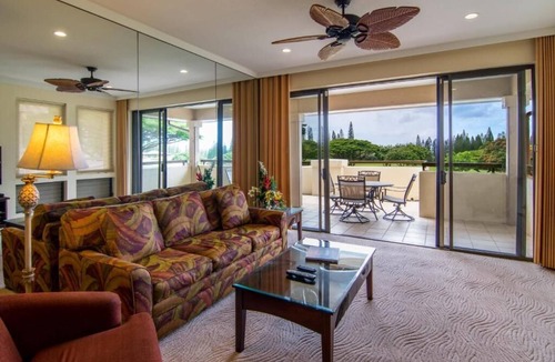 Kapalua Hotel | Dreamy Maui Escape: Exclusive Villas with Private Pools near Kapalua Bay