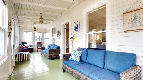 Pine Point House | Driftwood Cottage by Bayley Vacation Rentals