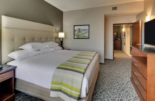 Orange Hotel | Drury Inn & Suites Cleveland Beachwood