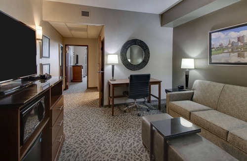 Orange Hotel | Drury Inn & Suites Cleveland Beachwood