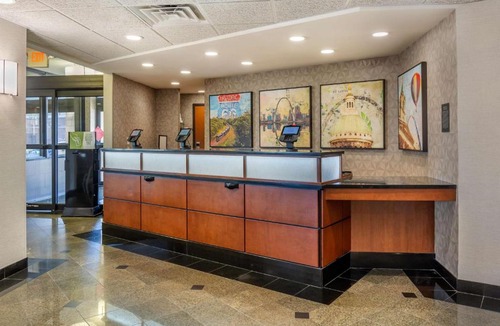 Valley Park Hotel | Drury Inn & Suites St. Louis-Southwest