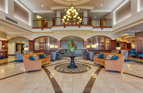 Chesterfield Hotel | Drury Plaza Hotel St. Louis Chesterfield