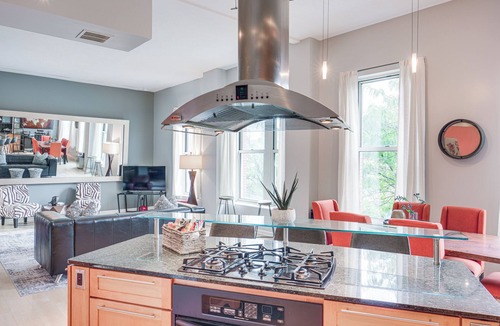 Downtown Cleveland Apartment | Dtwn Cleveland Loft-style Condo: Walk to Stadiums!