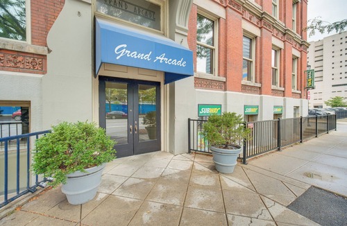 Downtown Cleveland Apartment | Dtwn Cleveland Loft-style Condo: Walk to Stadiums!