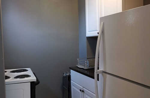 Worcester Apartment | DTWN Studio, separated entrance, walk to WPI, Palladium, DCU, free parking
