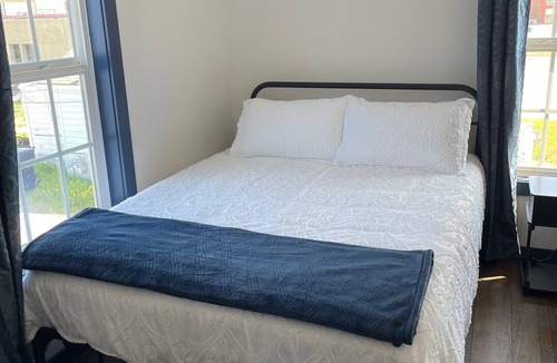 Palmer Hotel | Duncklee Room 202, Hyland Hotel