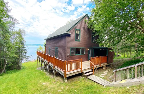Rangeley House | Dunserchin - Large waterfront home on Mooselookmeguntic Lake!