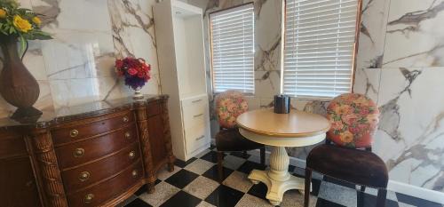 Atlantic Beach Hotel | E & E Motel