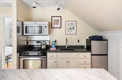 Mid-Coast and Islands House | Eagles Nest Preserve Cottage