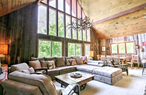 East Burke House | East Burke House w/Deck < 3 Mi to Kingdom Trails!