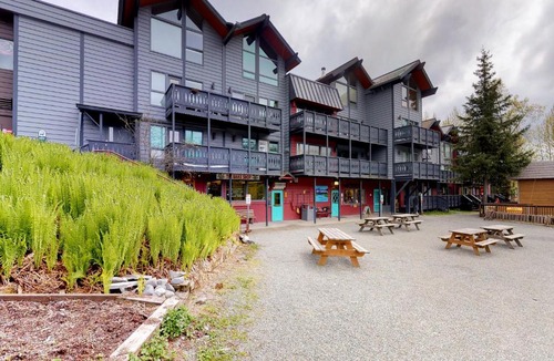 Alyeska Hotel | East Condo #218
