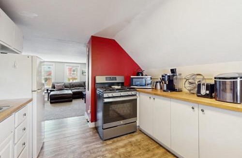 East End House | East End Annex