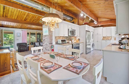 East Marion House | East Marion 3BR Cottage | Fireplace, Deck, Beach Access, Near Greenport