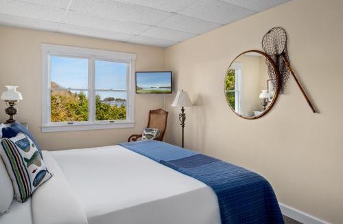 Tenants Harbor Hotel | East Wind Inn on the Water