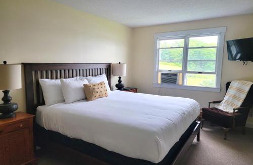 Tenants Harbor Hotel | East Wind Inn on the Water