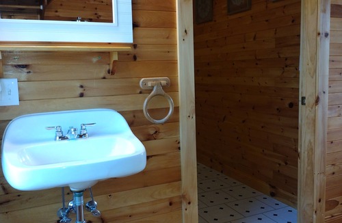 Lubec Bed & Breakfast | Eastern Beacon Inn Room 2
