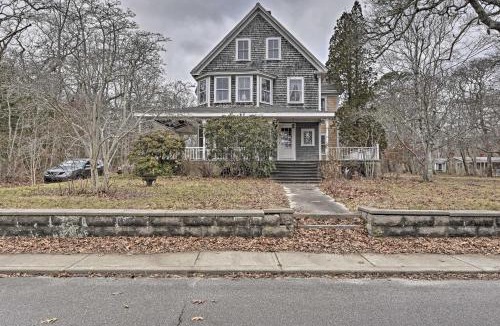 Tisbury House | Easy Access to Beaches: Vineyard Haven House