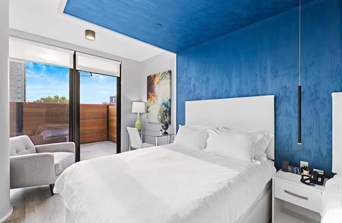 Port Morris Hotel | Easy access to I-87 Studio Q Bal BR | Kitchenette
