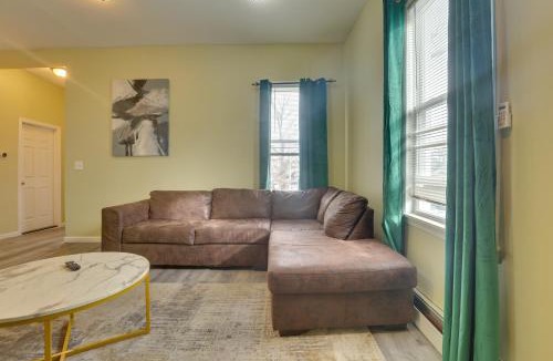 South Side Apartment | Easy NYC Access: Updated Apt Near Parks & Bay!