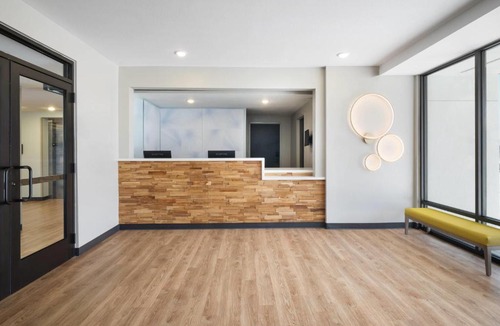 Springfield Hotel | ECHO Suites Extended Stay by Wyndham Springfield Airport PLZ
