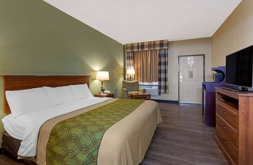 Belton Hotel | Econo Lodge Belton - Kansas City South