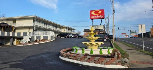 Radcliff Cabin | Econo Lodge Fort Knox