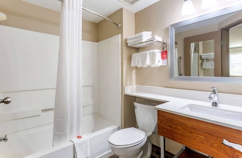 Dickson Hotel | Econo Lodge Inn & Suites Dickson