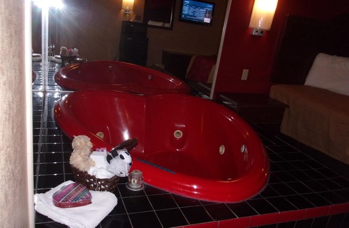 Kent Hotel | Econo Lodge Kent - Akron West