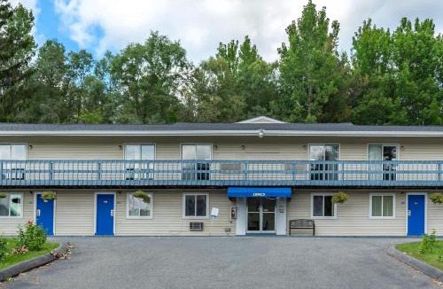 Lee Cabin | Econo Lodge Lee - Great Barrington