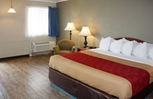 Salina Hotel | Econo Lodge Salina Scenic Route 89 & I-70
