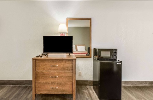 Sedalia Hotel | Econo Lodge Truman Inn