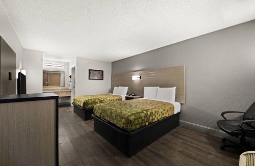 Dumbarton Hotel | Econo Lodge