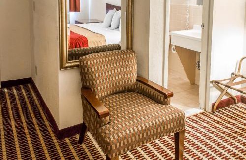 Warren Hotel | Economy Inn & Suites