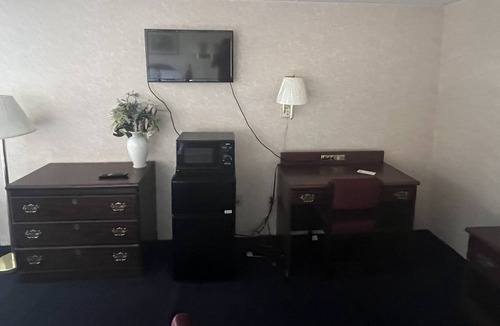 Parkersburg Hotel | Economy Inn