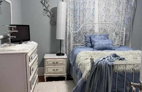East Hartford Apartment | Eden's Lodge