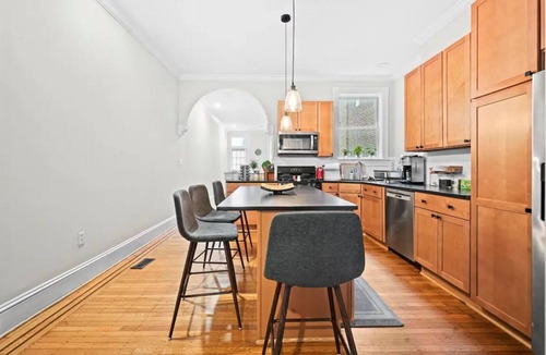 Downtown Baltimore House | Elegant 4BR Oasis by Patterson