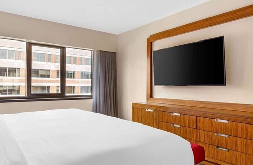 West End Resort | Elegant Georgetown Retreat | Hilton 1BR Suite | Walk to Shops & Dining