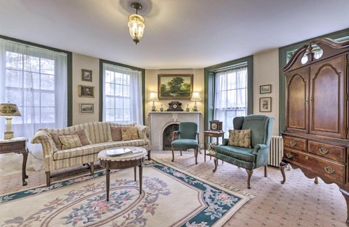 Norwich House | Elegant Norwich House w/Billiards Room & Ballroom