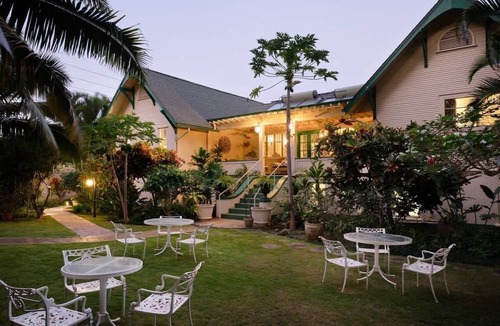 Wailuku House | Elegant Puakenikeni Suite- Historic & Ground Floor